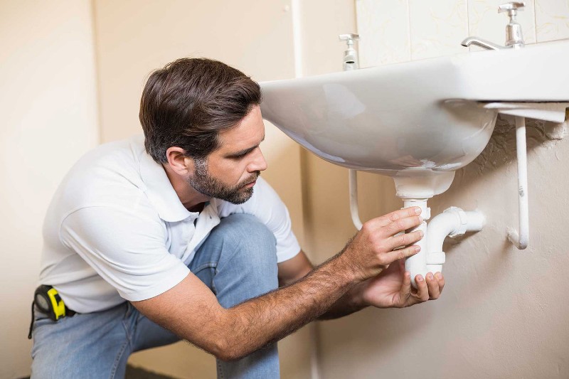 4 Tips in Hiring a Reliable Local Plumber