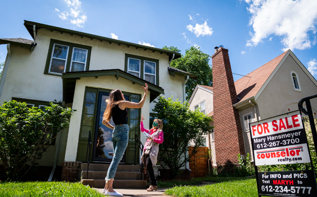 Navigating the Home Buying Maze with a House Real Estate Agent